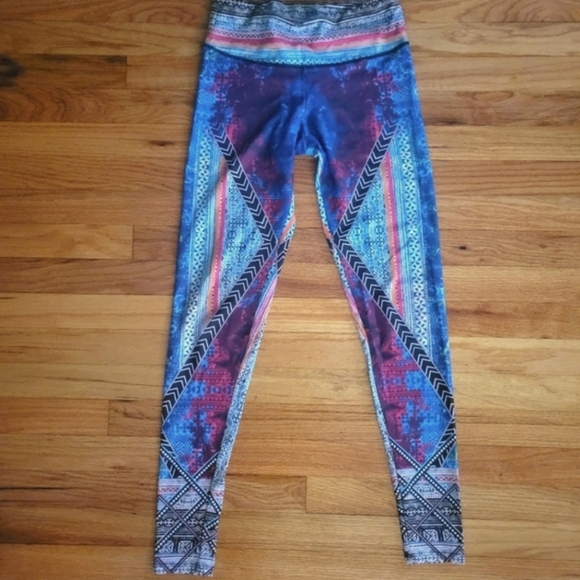 Onzie Geometric Tribal Leggings Graphic Festival Boho Hippie Yoga Athleisure - Picture 1 of 2